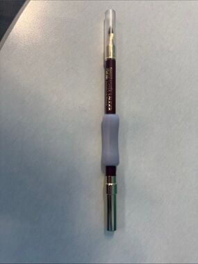 Estée Lauder Artist's Lip Pencil in #14 wine writer